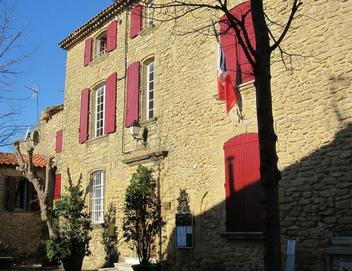 Le Devem de Mirapier à proximité du village provençal de Cornillon-Confoux